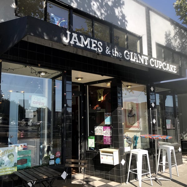 7/9/2017에 Sean R.님이 James and The Giant Cupcake에서 찍은 사진