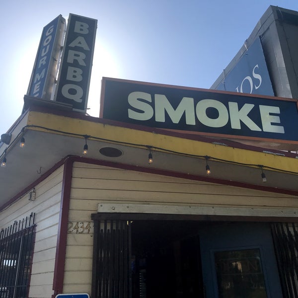 4/22/2019 tarihinde Sean R.ziyaretçi tarafından Smoke Berkeley  BBQ, Beer, Home Made Pies and Sides from Scratch'de çekilen fotoğraf