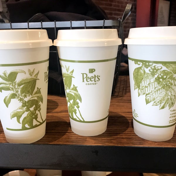 Photo prise au Peet&#39;s Coffee &amp; Tea par Sean R. le3/18/2019