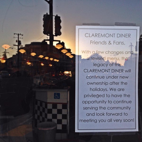รูปภาพถ่ายที่ Claremont Diner โดย Sean R. เมื่อ 11/26/2015
