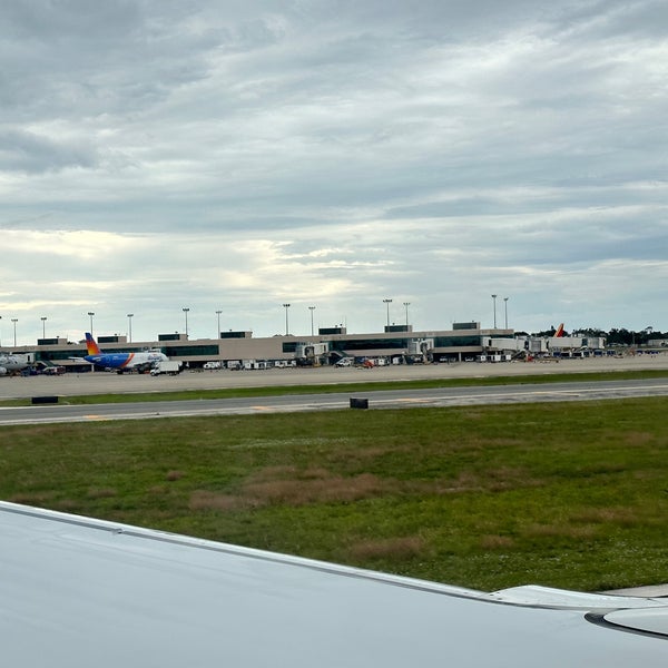 Снимок сделан в Sarasota-Bradenton International Airport (SRQ) пользователем Sean R. 10/7/2023