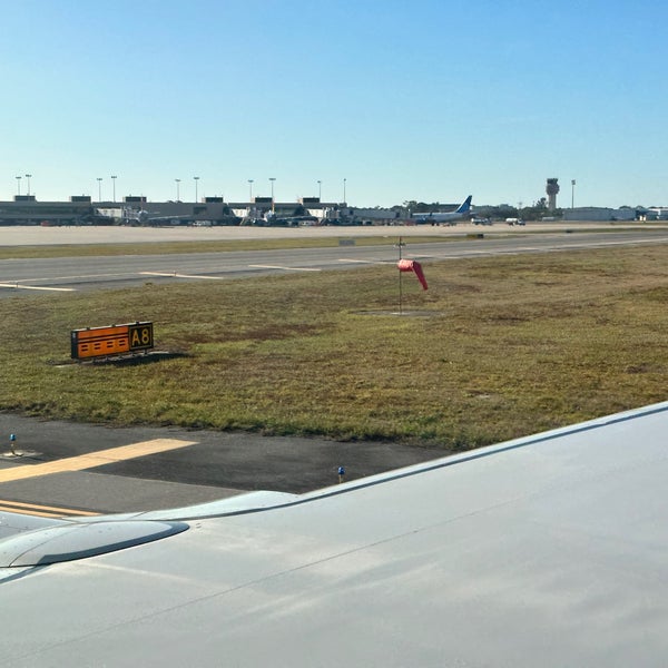 Снимок сделан в Sarasota-Bradenton International Airport (SRQ) пользователем Sean R. 1/30/2023