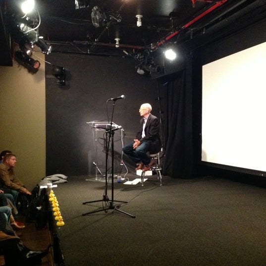 10/20/2012 tarihinde Yong-Gu B.ziyaretçi tarafından Helen Mills Event Space and Theater'de çekilen fotoğraf