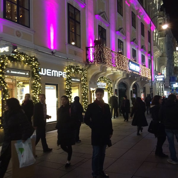 รูปภาพถ่ายที่ Casino Wien โดย Gürer Ü. เมื่อ 12/3/2015