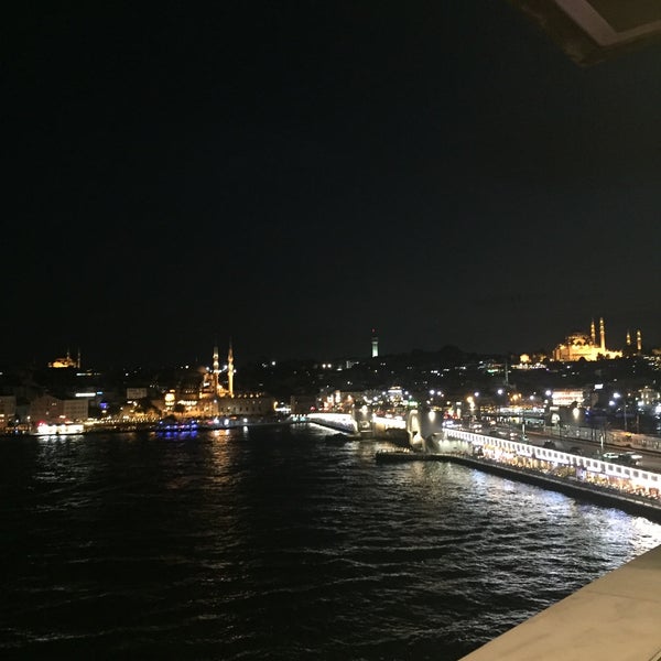 Das Foto wurde bei Galatalı Balık von Nurcan K. am 9/21/2015 aufgenommen