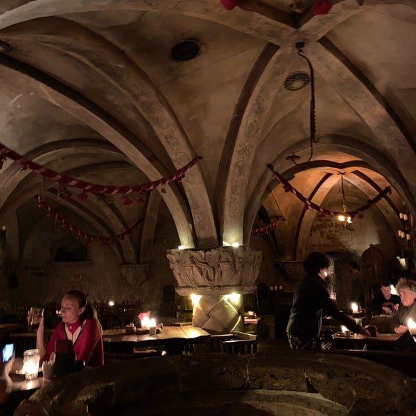 รูปภาพถ่ายที่ Rozengrāls | Authentic Medieval Restaurant โดย Anna O. เมื่อ 8/9/2019