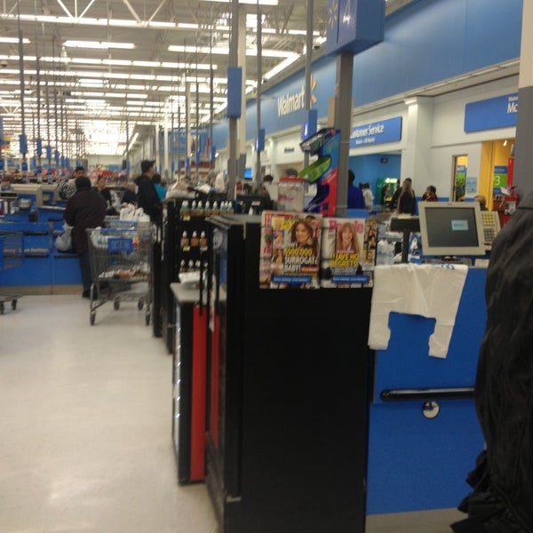次での写真：Walmart Supercenter 577 N Germantown Pkwy