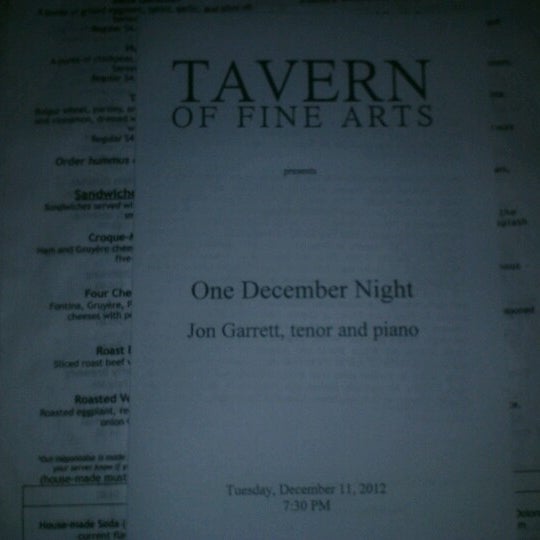 Foto scattata a Tavern of Fine Arts da Nikki V. il 12/12/2012