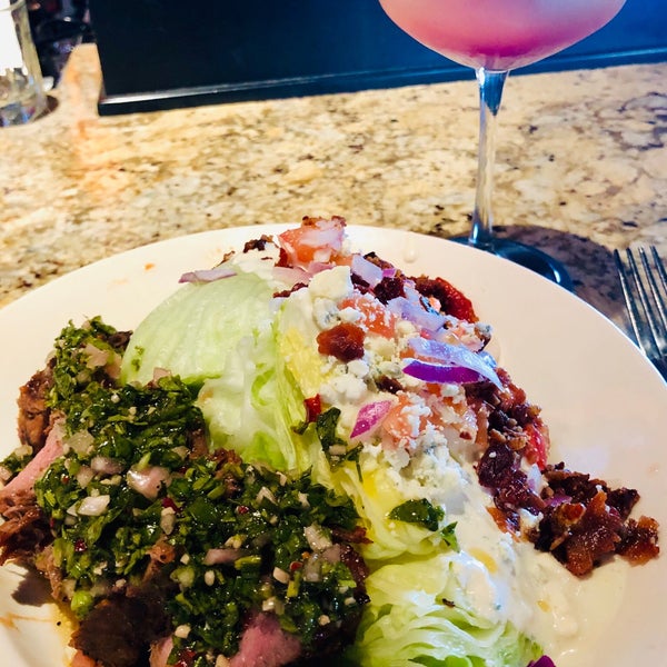 Photo taken at BJ&#39;s Restaurant &amp; Brewhouse by Rob M. on 3/29/2019