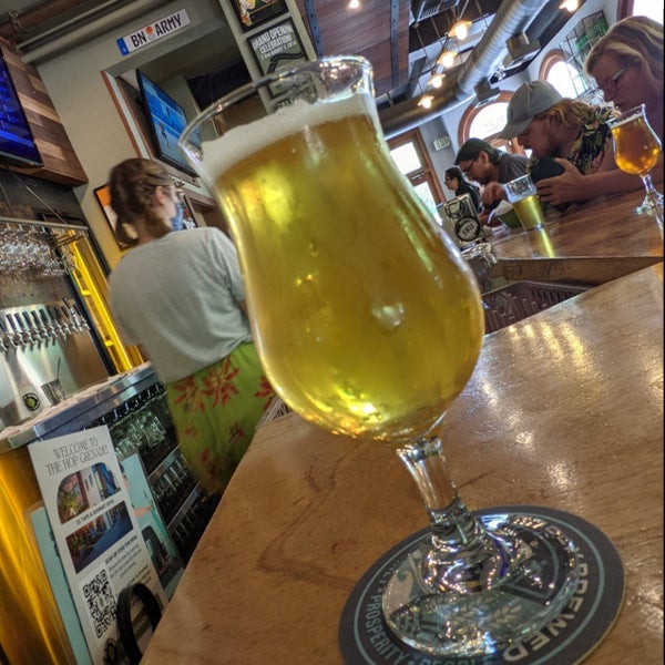 Photo taken at The Hop Grenade Taproom &amp; Bottleshop by Churma on 7/24/2021