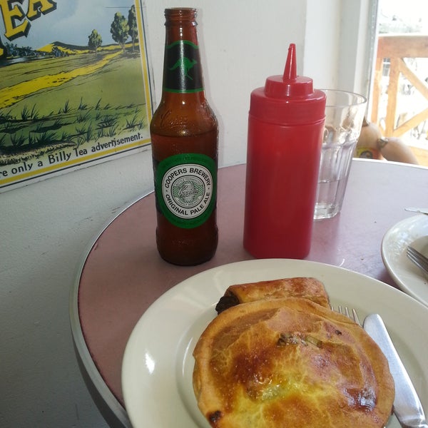Thai chook curry pie, sausage roll, lamington and a cooper's pale ale ...best remedy for a homesick aussie living in nyc ! Yew.