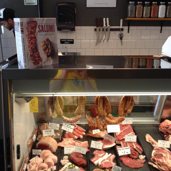 6/19/2013にLee M.がM.F. Dulock Pasture-Raised Meatsで撮った写真