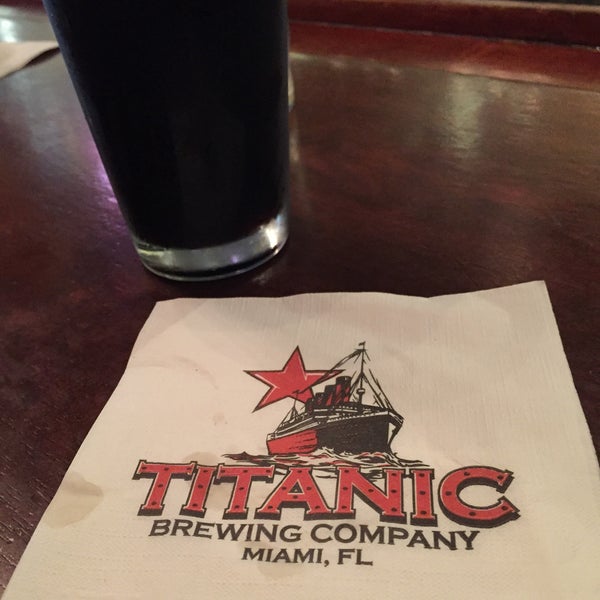 Photo taken at Titanic Restaurant &amp; Brewery by dele d. on 8/10/2015