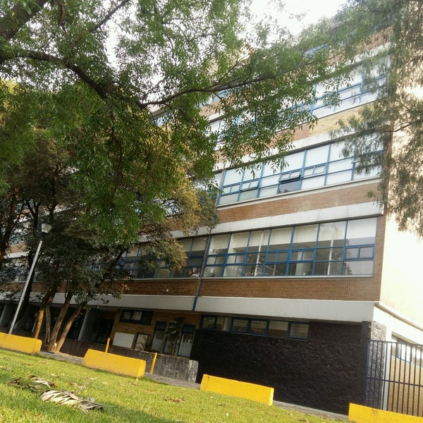 Снимок сделан в UNAM Facultad de Odontología пользователем Maripaz G. 1/29/2017