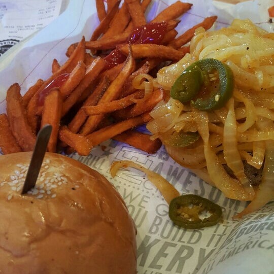 Photo taken at Fuddruckers by Charles S. on 6/23/2015