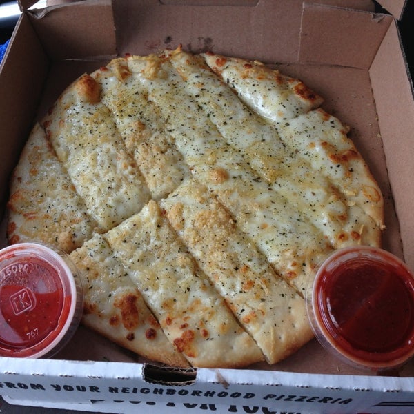 รูปภาพถ่ายที่ Trilogy Pizza โดย Brian เมื่อ 3/8/2013