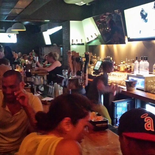 7/22/2013にAtakorn T.がCitizen Bar Chicagoで撮った写真