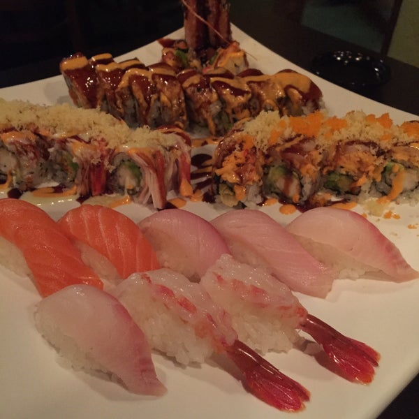 Foto scattata a Mr. Sushi da Chris B. il 9/9/2015