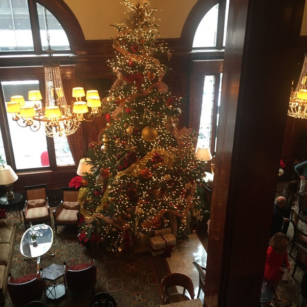 Photo taken at The Benson Portland, Curio Collection by Hilton by Jim W. on 12/8/2019