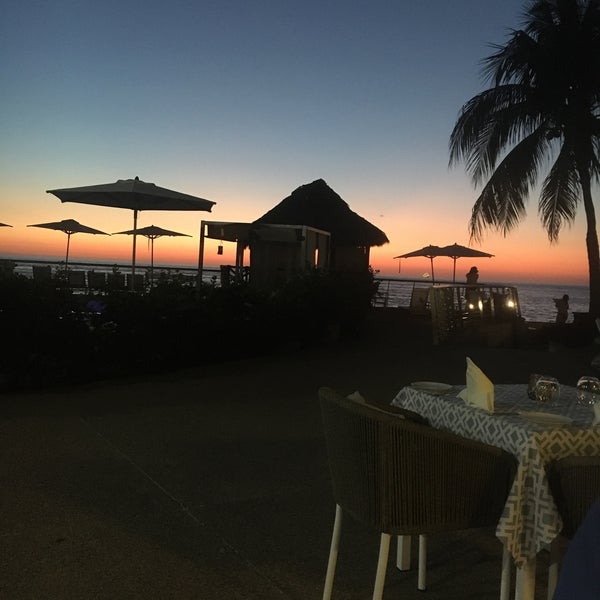 Photo prise au Sunset Plaza Beach Resort &amp; Spa par Jim W. le2/29/2020