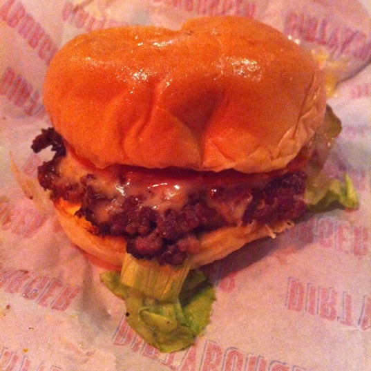 Foto scattata a Dirty Burger da Amanda il 11/9/2012