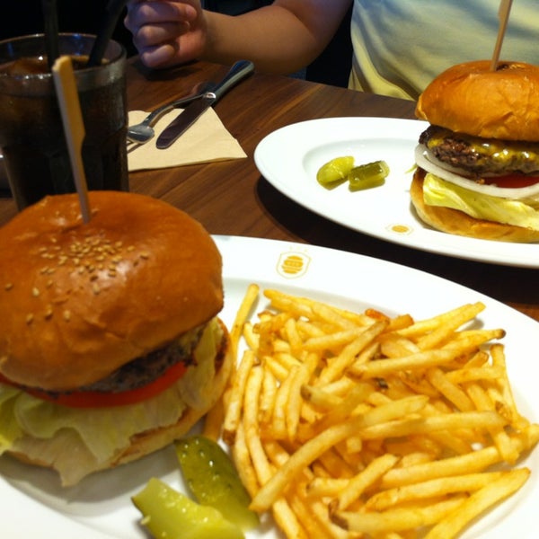 Bbq burger. Бургер республик. Бургер республик. Бургер республик. Мой бургер бишкек.