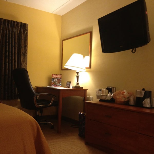 Foto tomada en Quality Hotel &amp; Suites &quot;At The Falls&quot;  por Somrudee P. el 4/16/2013