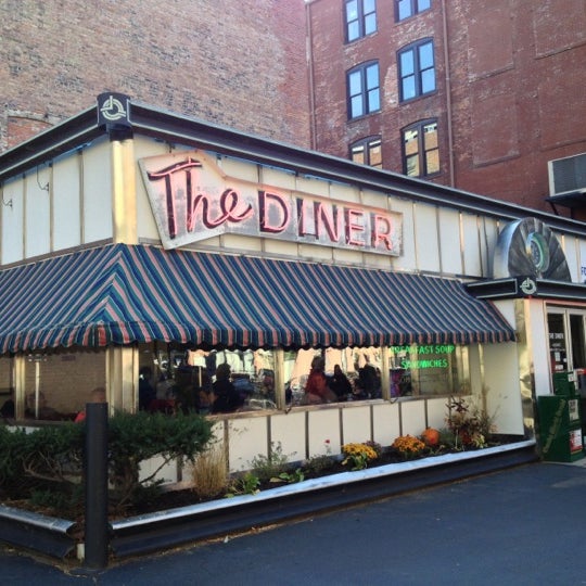 Foto tirada no(a) The Diner por Lauren D. em 10/7/2012