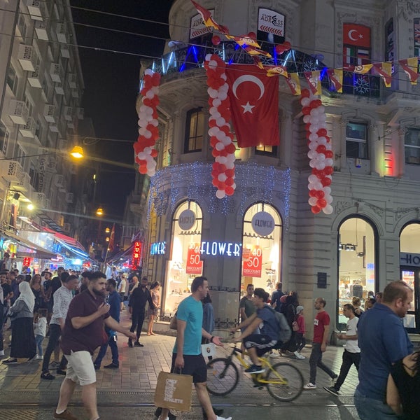 Foto tirada no(a) Club Adress por Ergünn A. em 6/29/2019