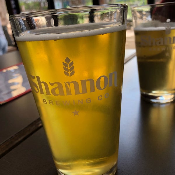 Снимок сделан в Shannon Brewing Company пользователем Travis C. 9/7/2019