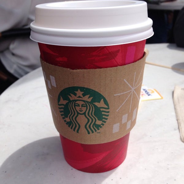 Photo taken at Starbucks by Francisca V. on 11/23/2014