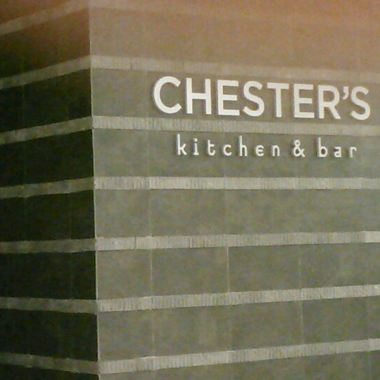 9/15/2012에 Nicole R.님이 Chester&#39;s Kitchen and Bar에서 찍은 사진