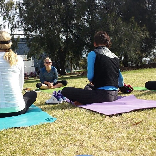 lululemon highpoint opening hours