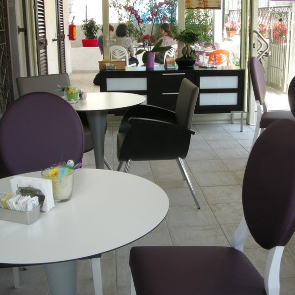 Lounge Bar & Affittacamere la Petite Maison Café