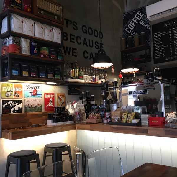 Photo prise au KAFFÉ Coffee Shop par Öykü le1/21/2018