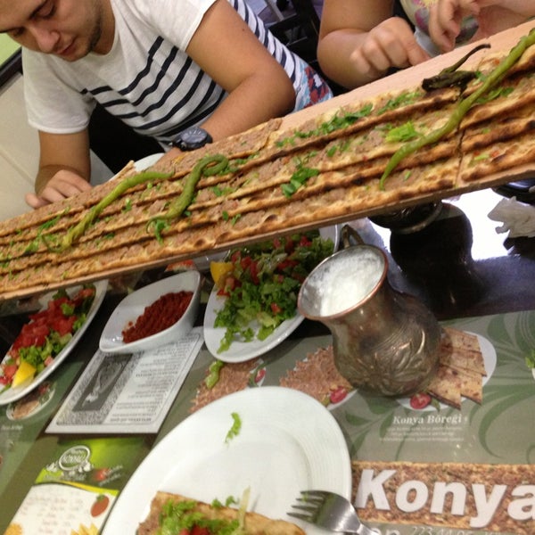 Meşhur Konyalı Etli Ekmek ve Fırın Kebabı 6015 ziyaretçidan 53 tavsiye