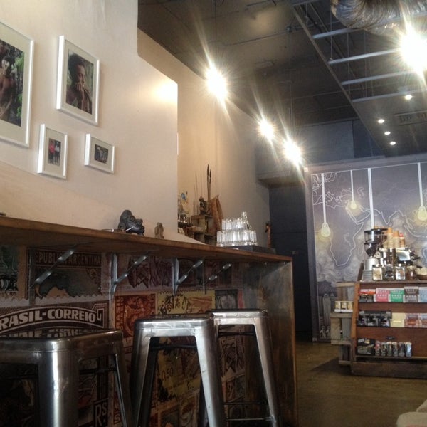 1/3/2015 tarihinde Nhã H.ziyaretçi tarafından 2Pocket Fairtrade Espresso Bar and Store'de çekilen fotoğraf