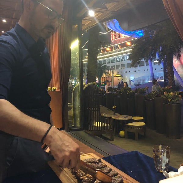 4/11/2018에 🌞 Serkan님이 Doors Premium Turkish Cuisine에서 찍은 사진