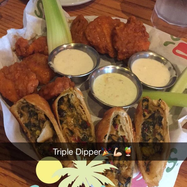 Photo taken at Chili&#39;s Grill &amp; Bar by Snapchat Carlos_moch on 6/29/2015
