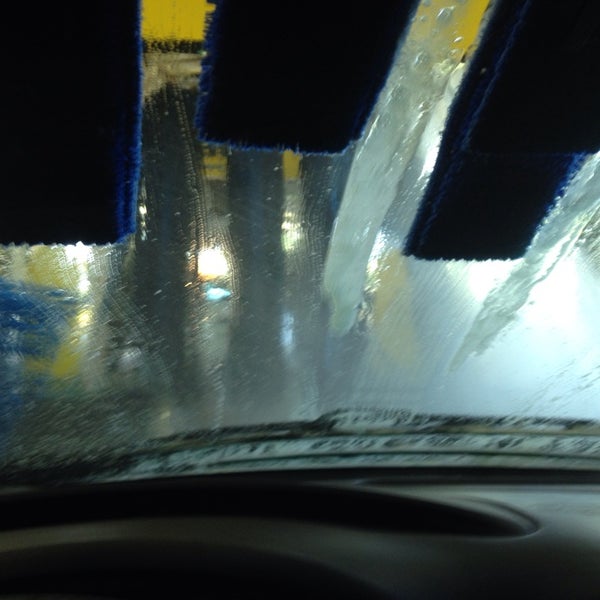10/6/2013에 Syd H.님이 Rising Tide Car Wash에서 찍은 사진