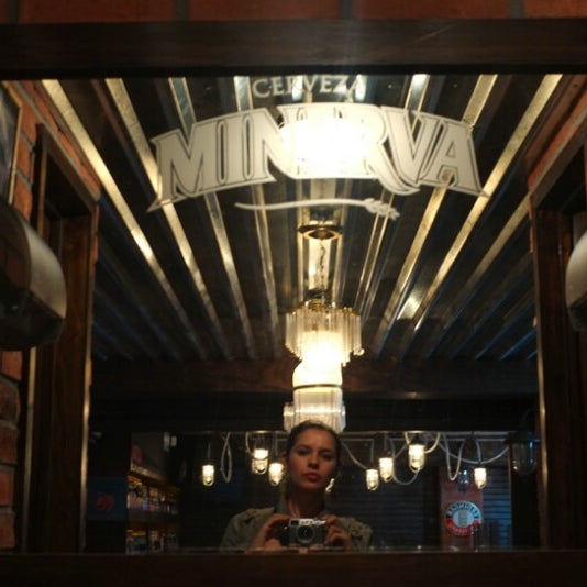 10/13/2013 tarihinde Tania B.ziyaretçi tarafından El Depósito World Beer Store Providencia'de çekilen fotoğraf