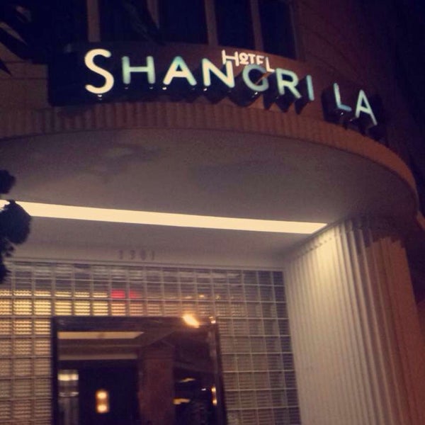 Photo taken at Hotel Shangri La by Dana on 2/6/2017