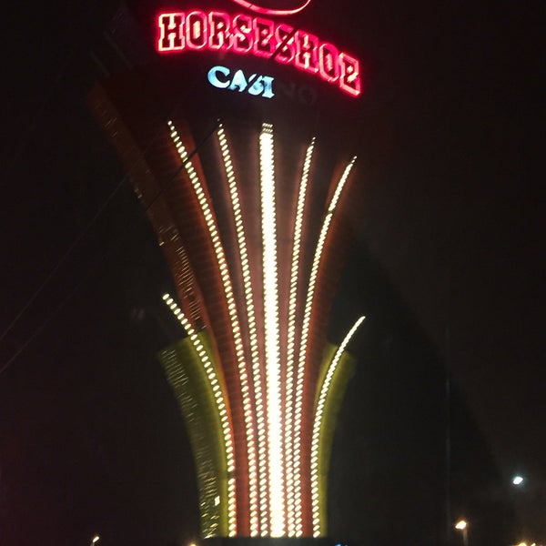 Foto tirada no(a) Horseshoe Hammond Casino por Krystina B. em 12/28/2014