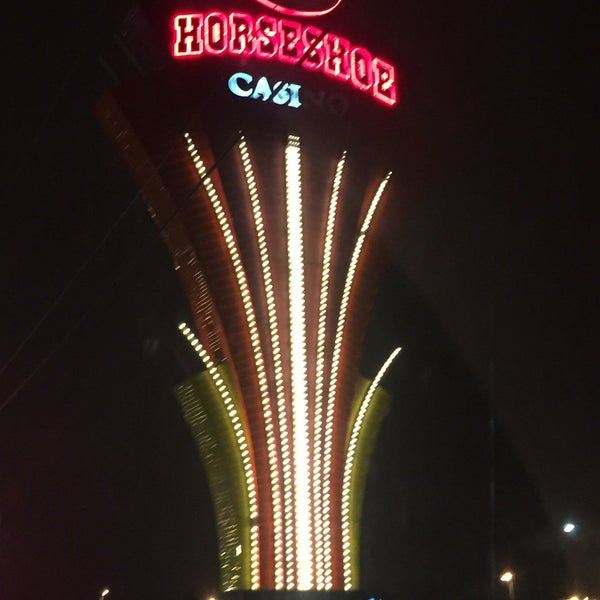 Foto tomada en Horseshoe Hammond Casino  por Krystina B. el 12/28/2014