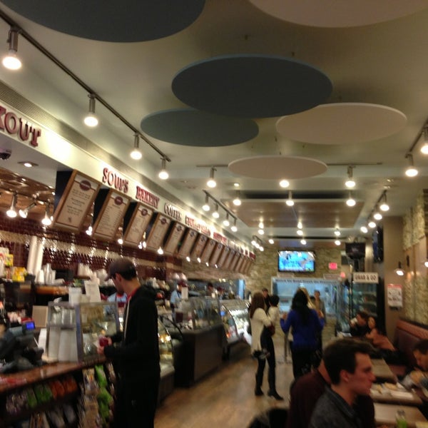 1/20/2013 tarihinde Amanda B.ziyaretçi tarafından Long Island Bagel Cafe'de çekilen fotoğraf