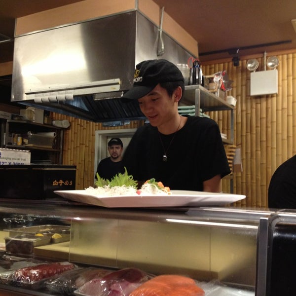 3/29/2013 tarihinde B H.ziyaretçi tarafından East Japanese Restaurant'de çekilen fotoğraf