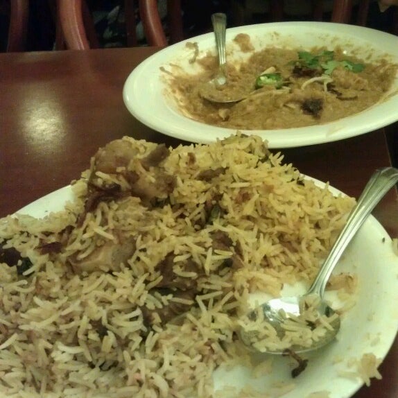 Foto scattata a Pakwan Restaurant da Megha S. il 2/17/2013