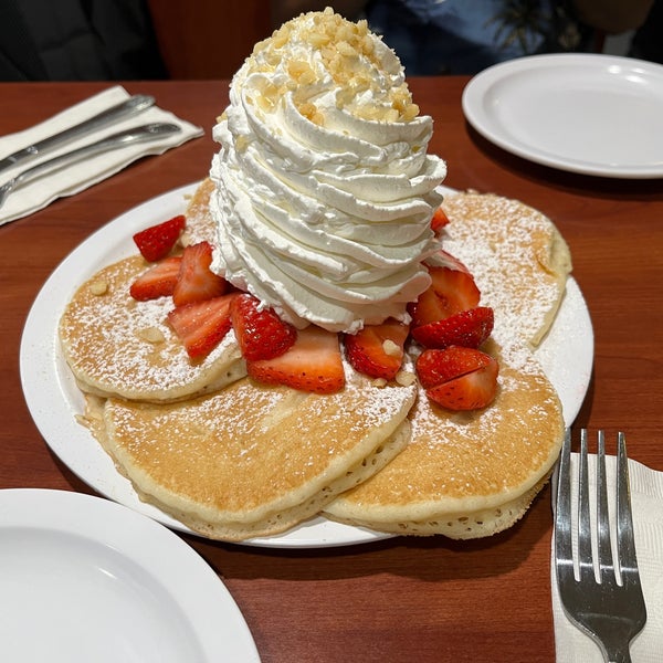 Eggs ‘n Things Waikiki Beach “Eggspress” Waikiki Honolulu, HI