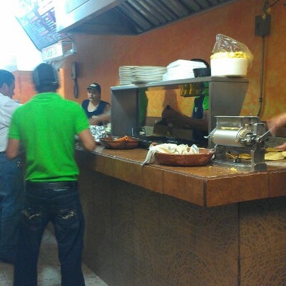 10/3/2012にJorge A.がEl Buen Taco de Cecinaで撮った写真