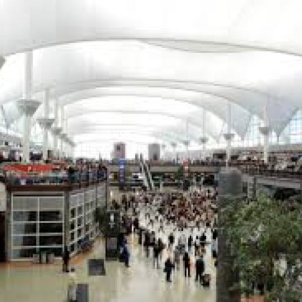 Foto tirada no(a) Aeroporto Internacional de Denver (DEN) por Jason P. em 1/11/2018